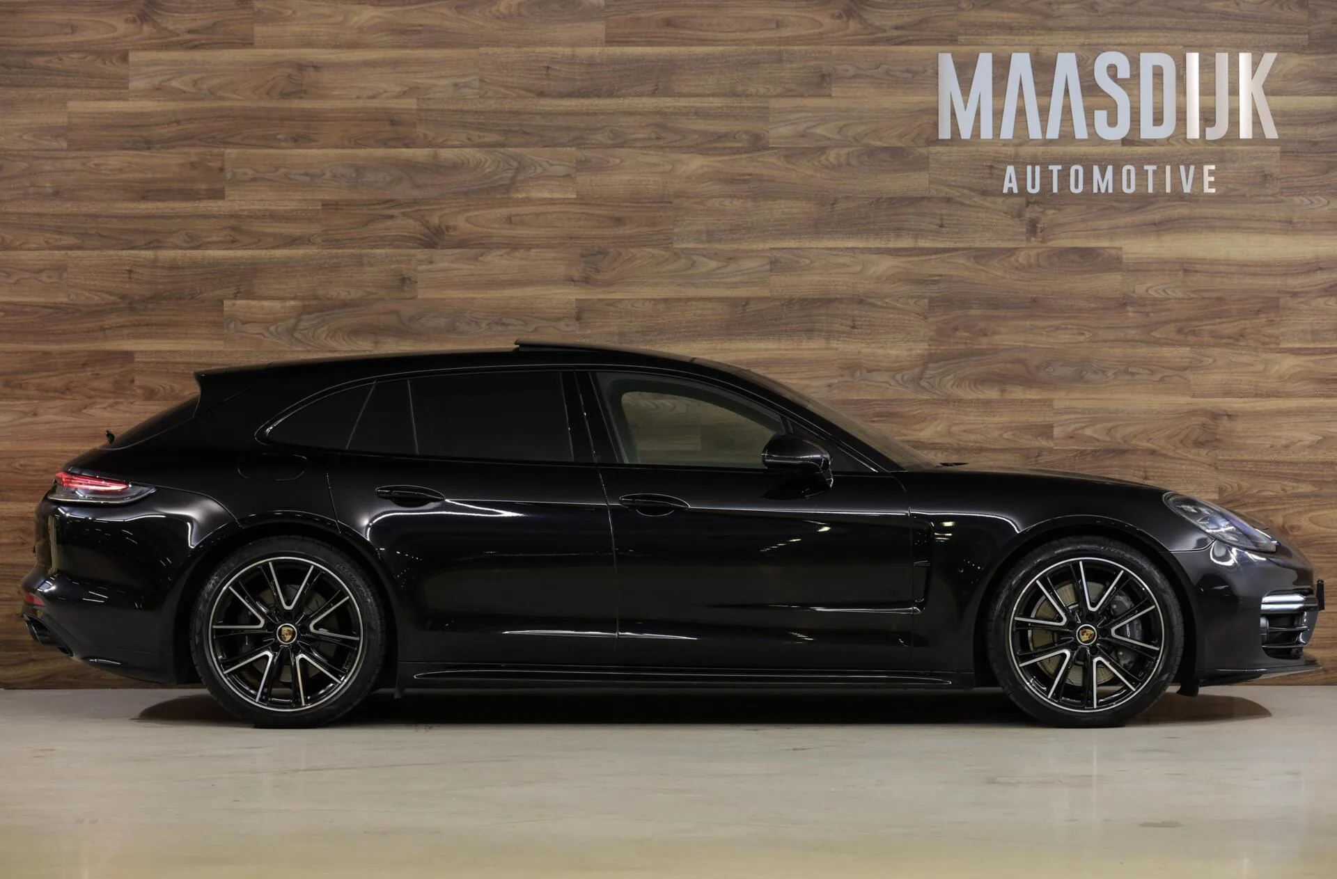 2022 Porsche Panamera 4 E-Hybrid Sport Turismo Platinum Edition, 5/30