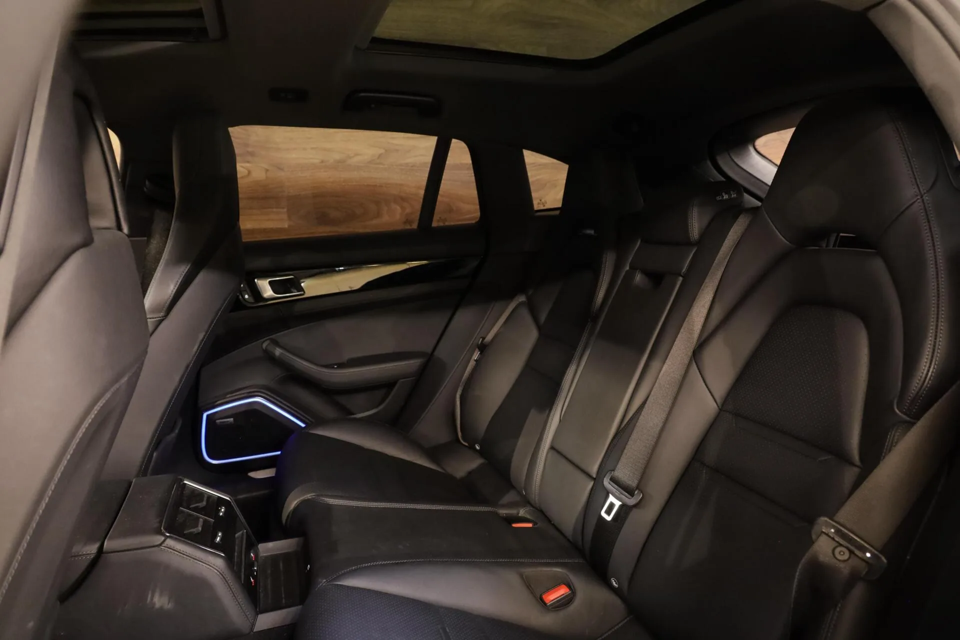 2022 Porsche Panamera 4 E-Hybrid Sport Turismo Platinum Edition, 9/30