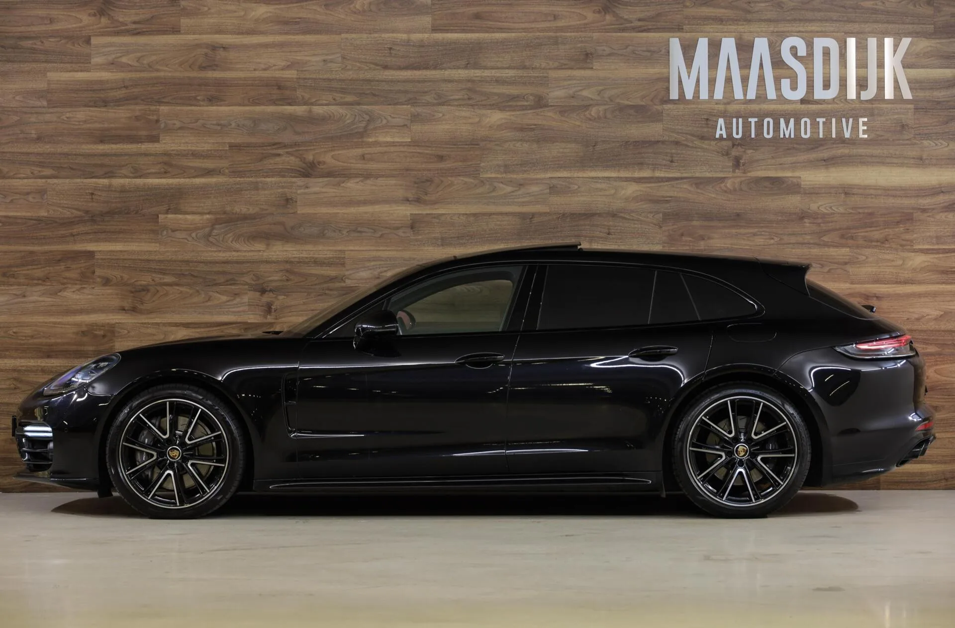 2022 Porsche Panamera 4 E-Hybrid Sport Turismo Platinum Edition, 12/30