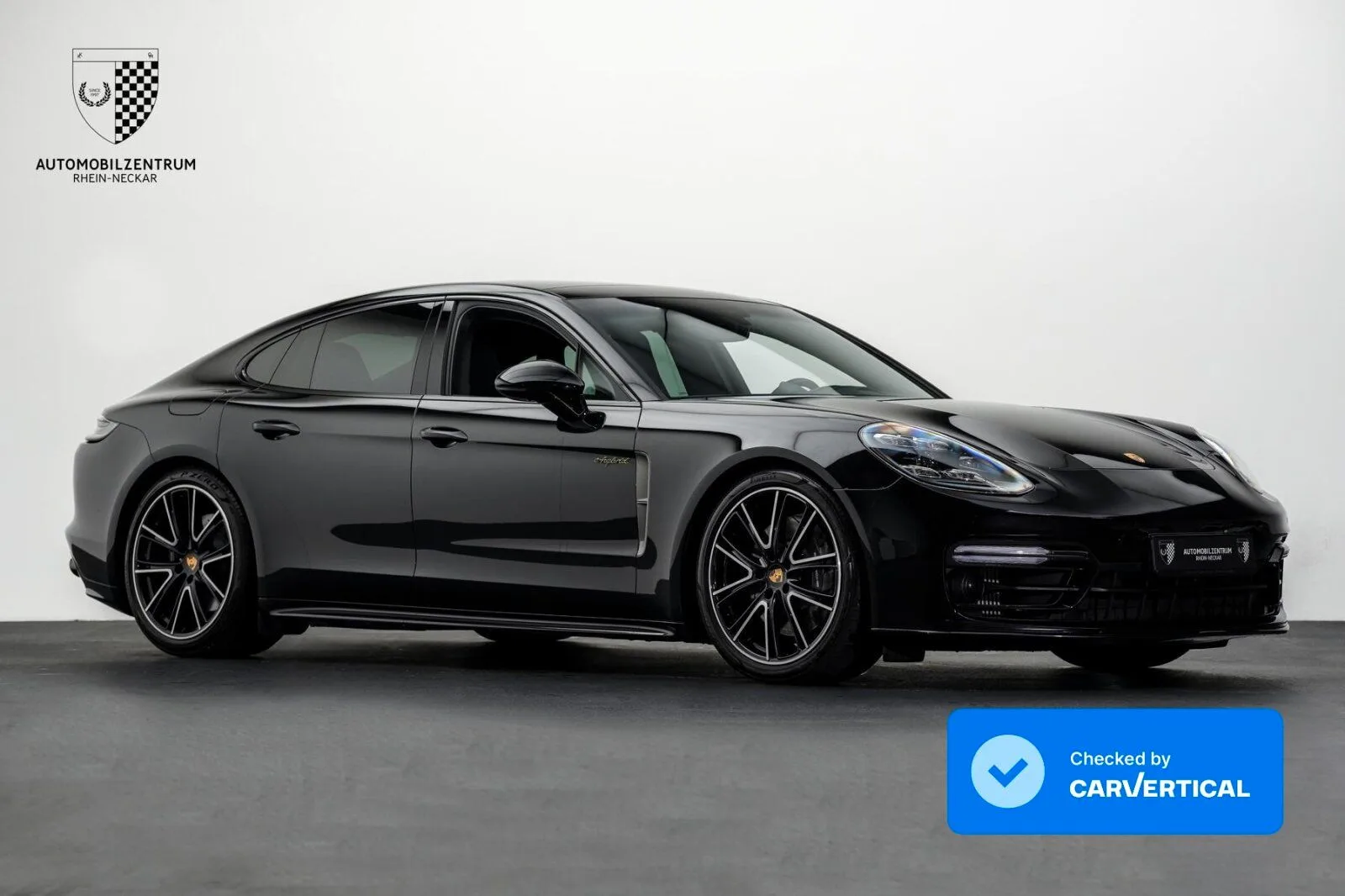 2022 Porsche Panamera 4 E-Hybrid angeboten von einem Supersportwagenhändler in Viernheim, Deutschland, Hauptfoto