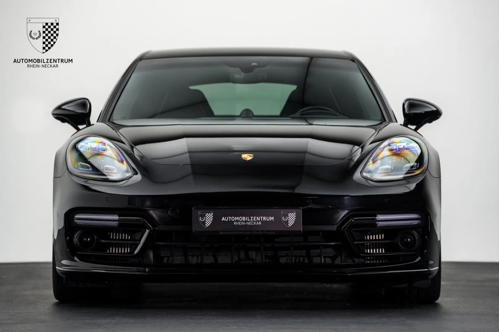 2022 Porsche Panamera 4 E-Hybrid, 2/30