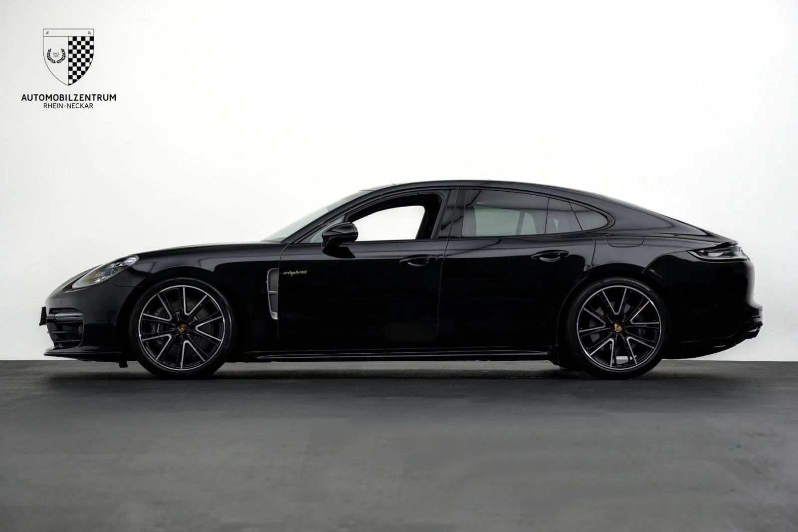 2022 Porsche Panamera 4 E-Hybrid, 11/30