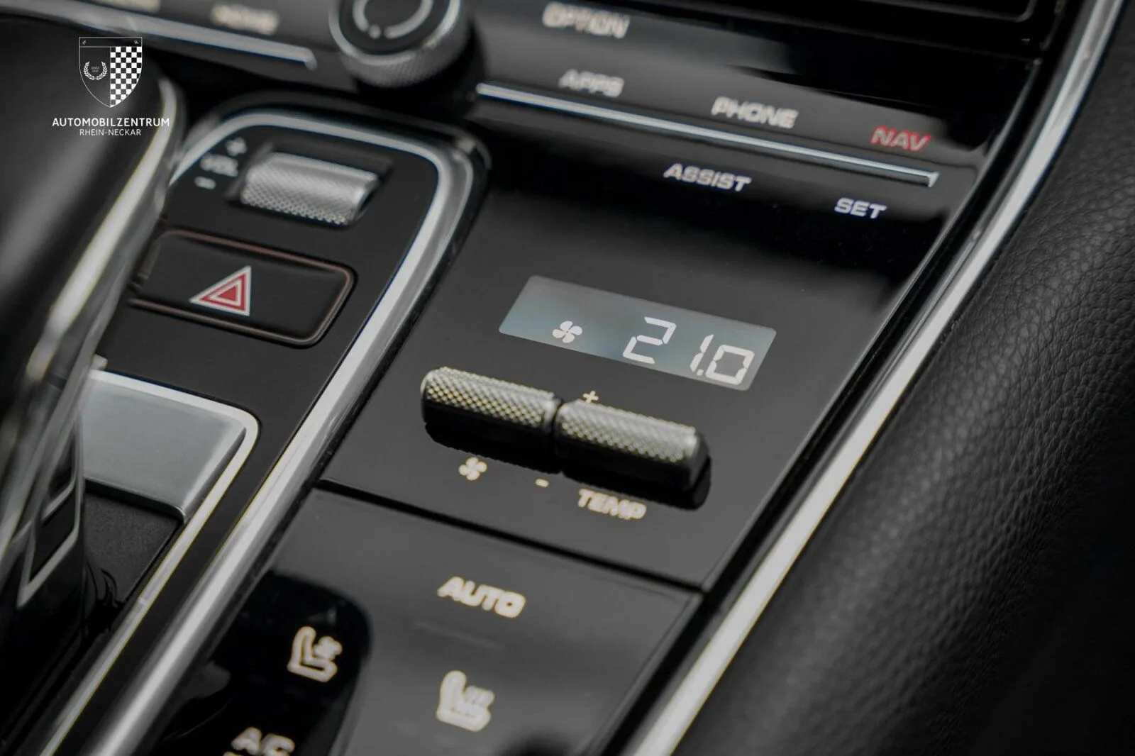 2022 Porsche Panamera 4 E-Hybrid, 21/30