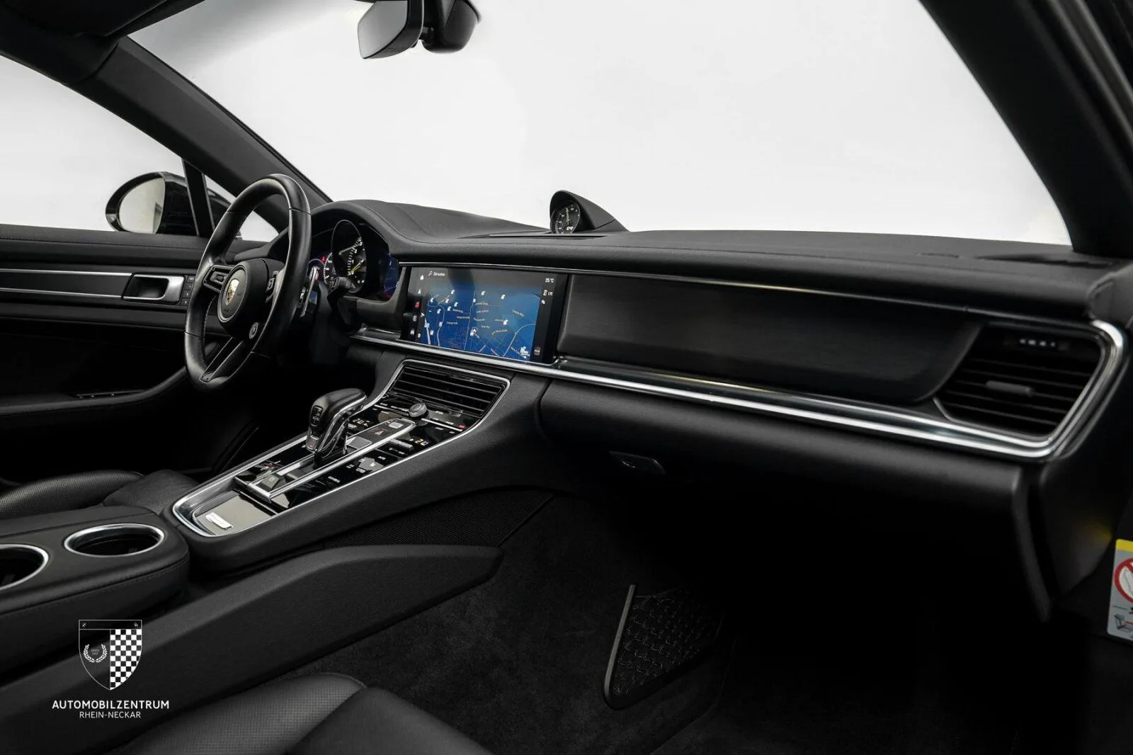 2022 Porsche Panamera 4 E-Hybrid, 27/30
