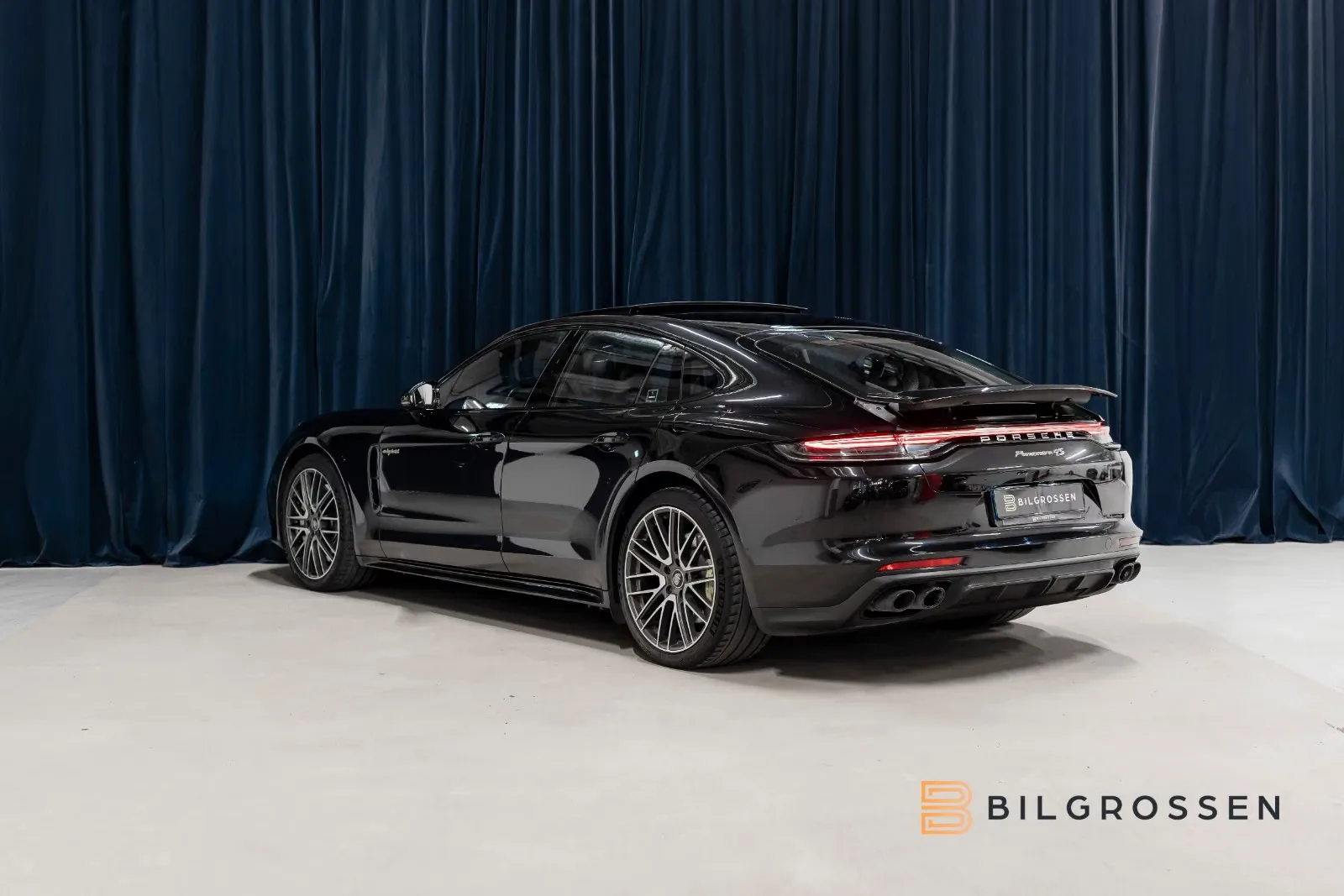 2022 Porsche Panamera 4S E-Hybrid, 3/19