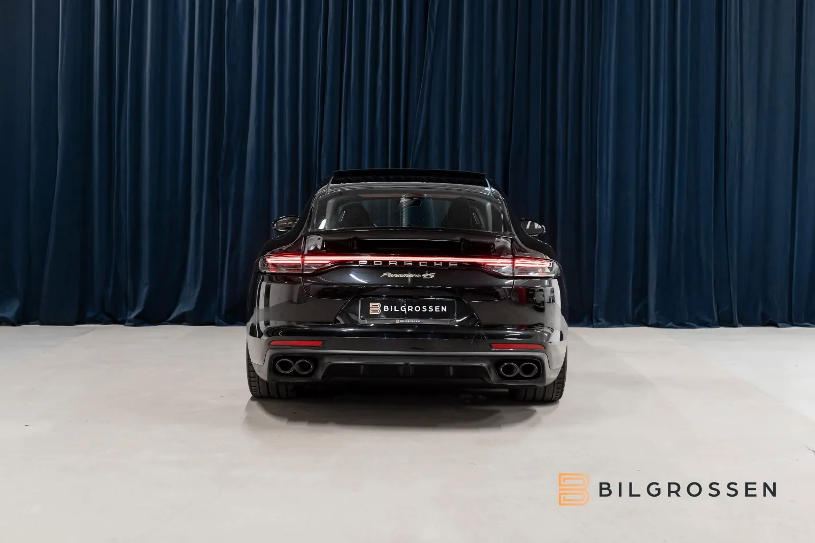 2022 Porsche Panamera 4S E-Hybrid, 4/19
