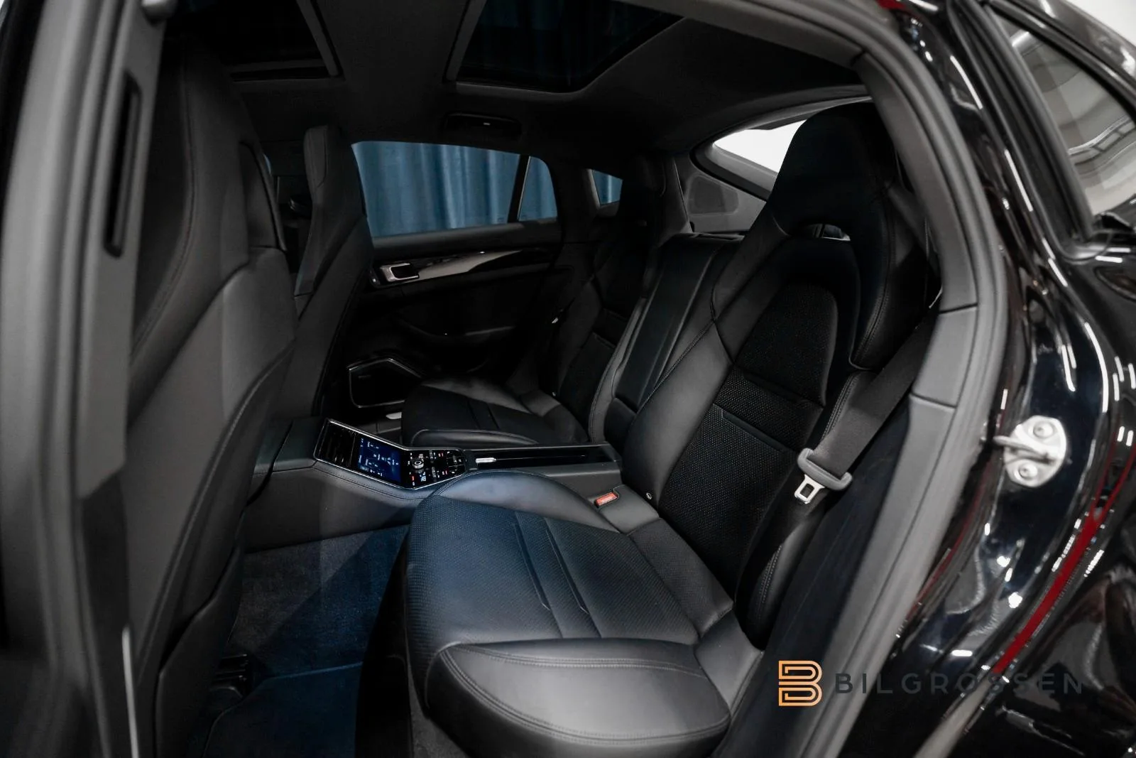 2022 Porsche Panamera 4S E-Hybrid, 14/19