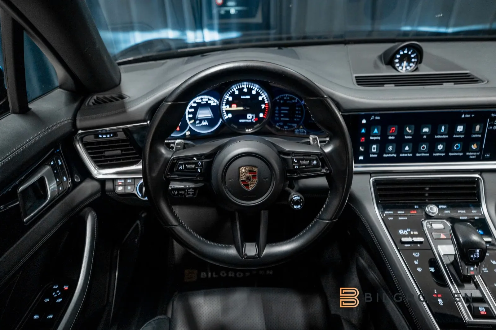 2022 Porsche Panamera 4S E-Hybrid, 16/19