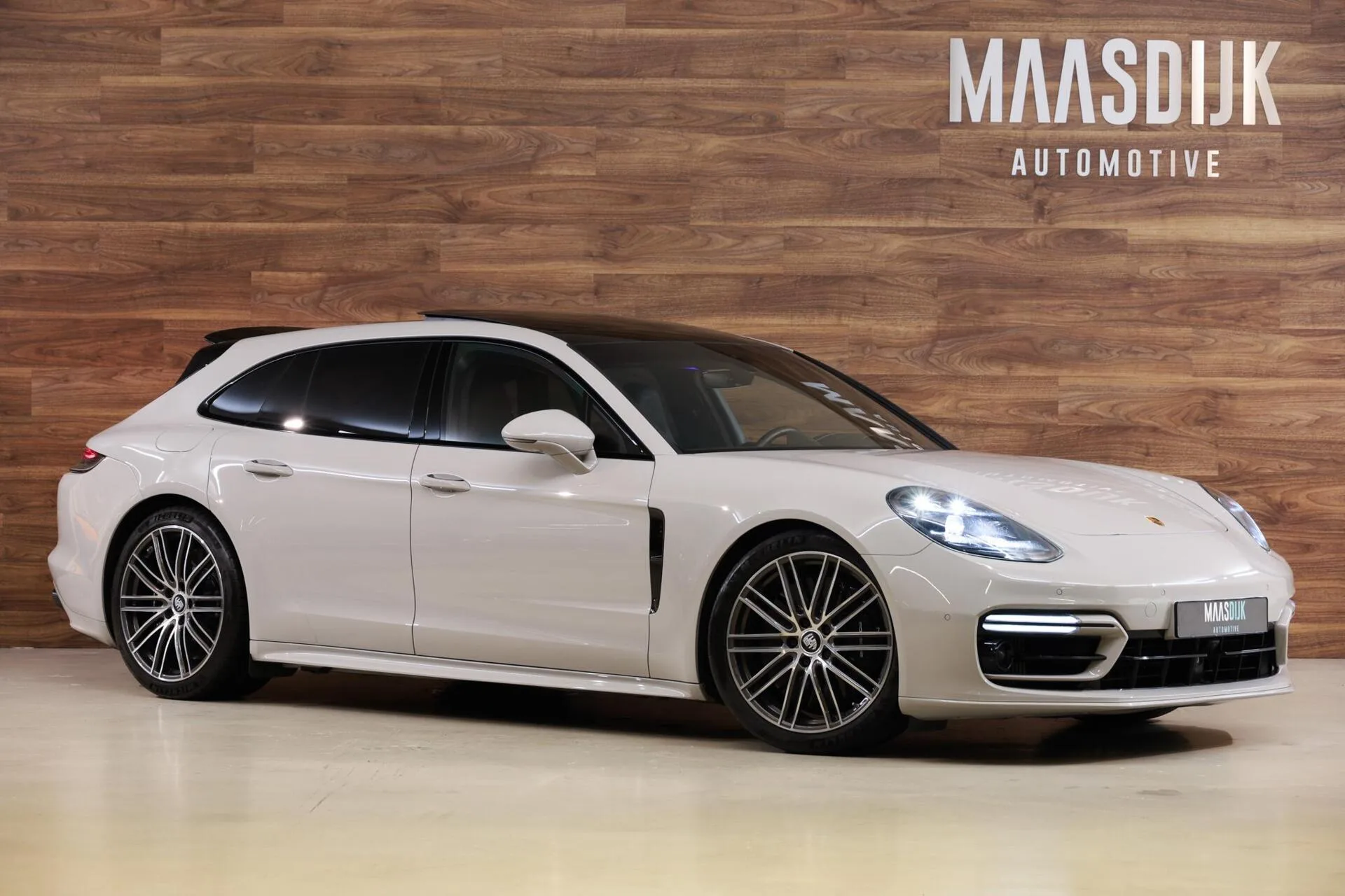 2022 Porsche Panamera Turbo S E-Hybrid Sport Turismo, 4/30