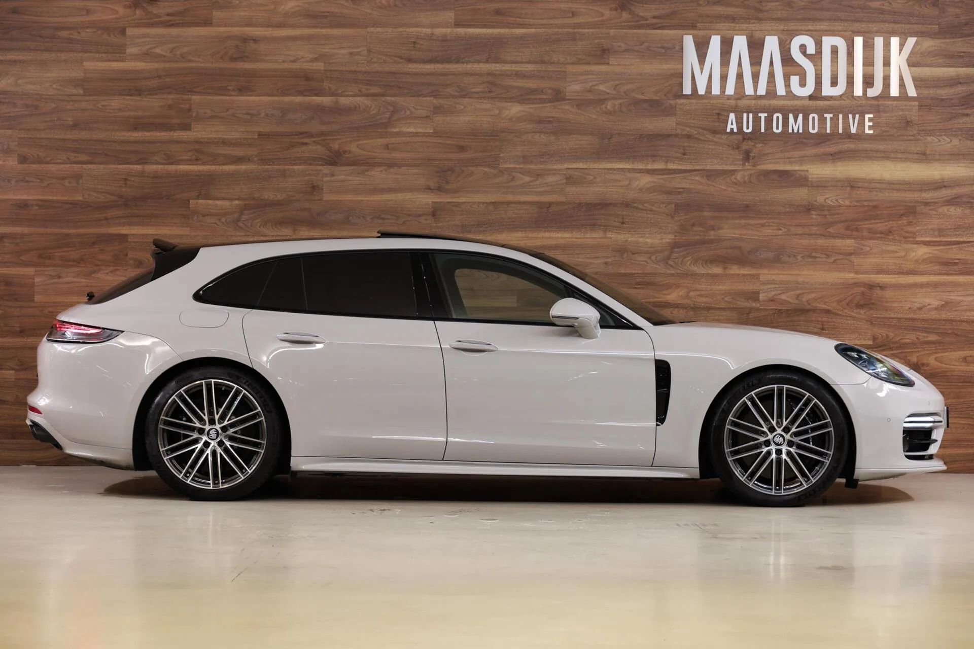 2022 Porsche Panamera Turbo S E-Hybrid Sport Turismo, 5/30