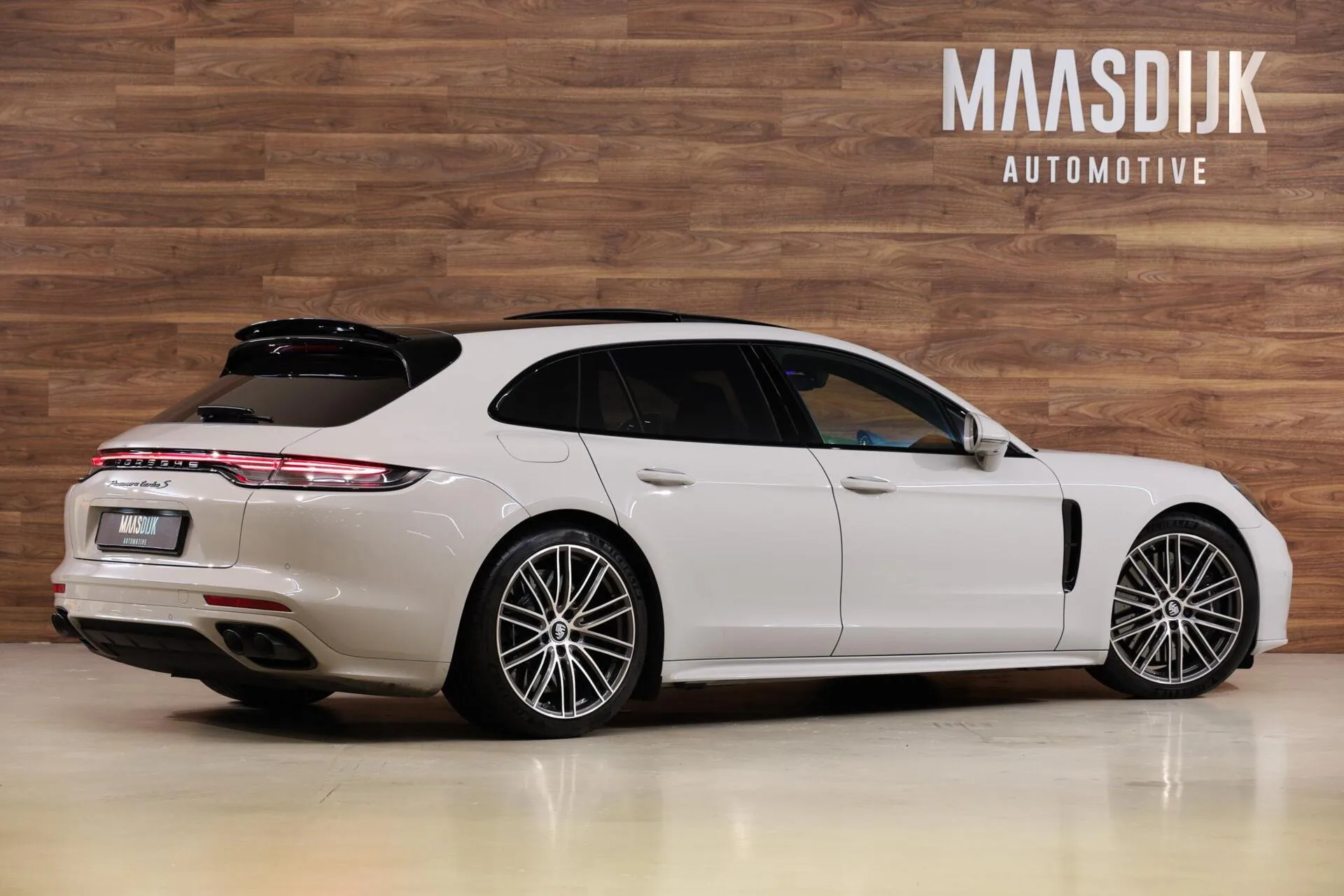 2022 Porsche Panamera Turbo S E-Hybrid Sport Turismo, 7/30