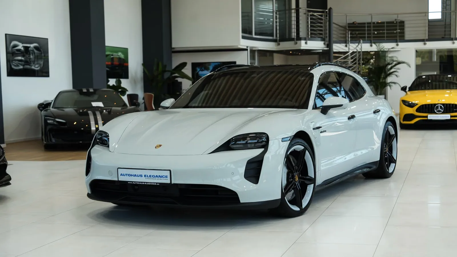2022 Porsche Taycan GTS Sport Turismo, 2/30