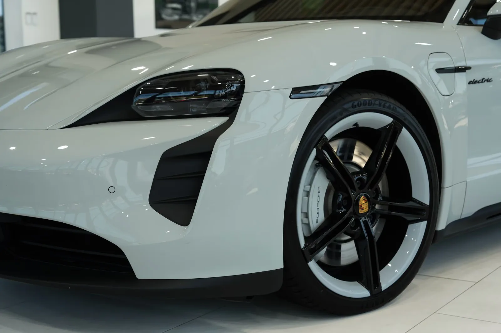 2022 Porsche Taycan GTS Sport Turismo, 4/30