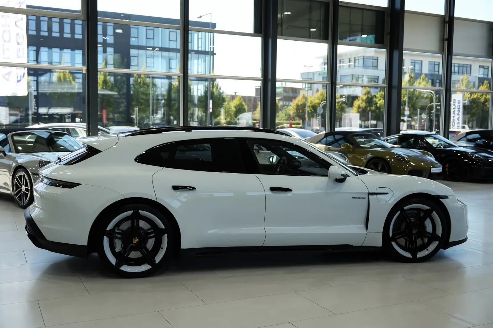 2022 Porsche Taycan GTS Sport Turismo, 6/30