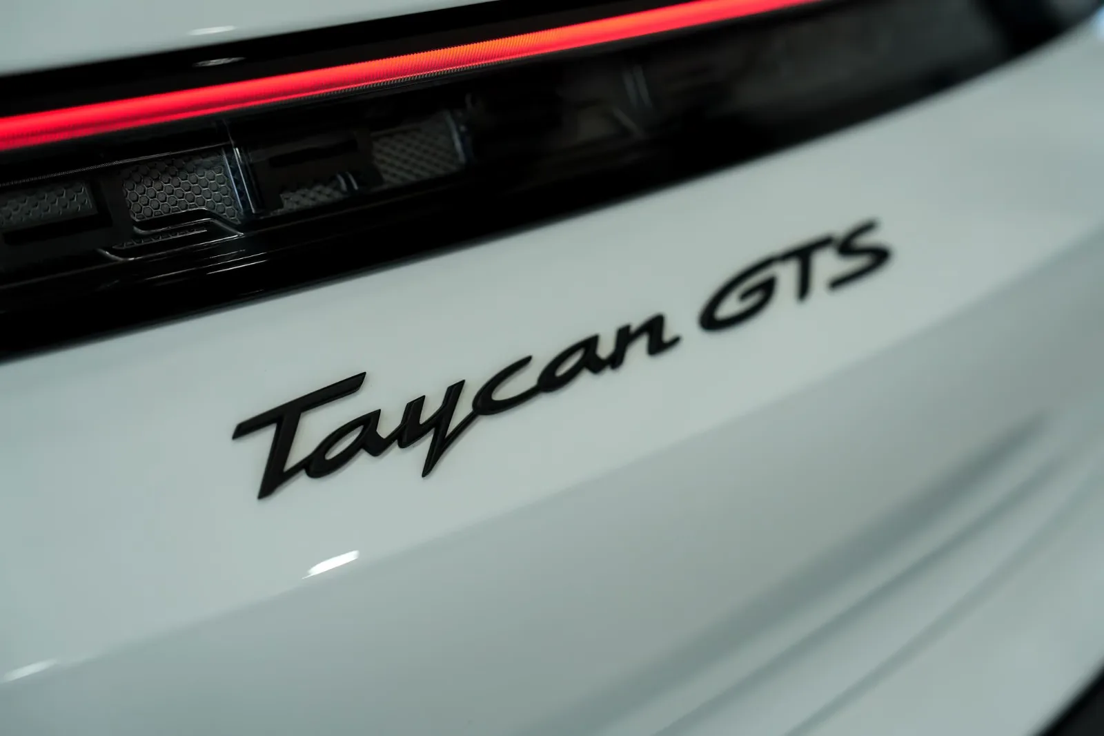 2022 Porsche Taycan GTS Sport Turismo, 11/30