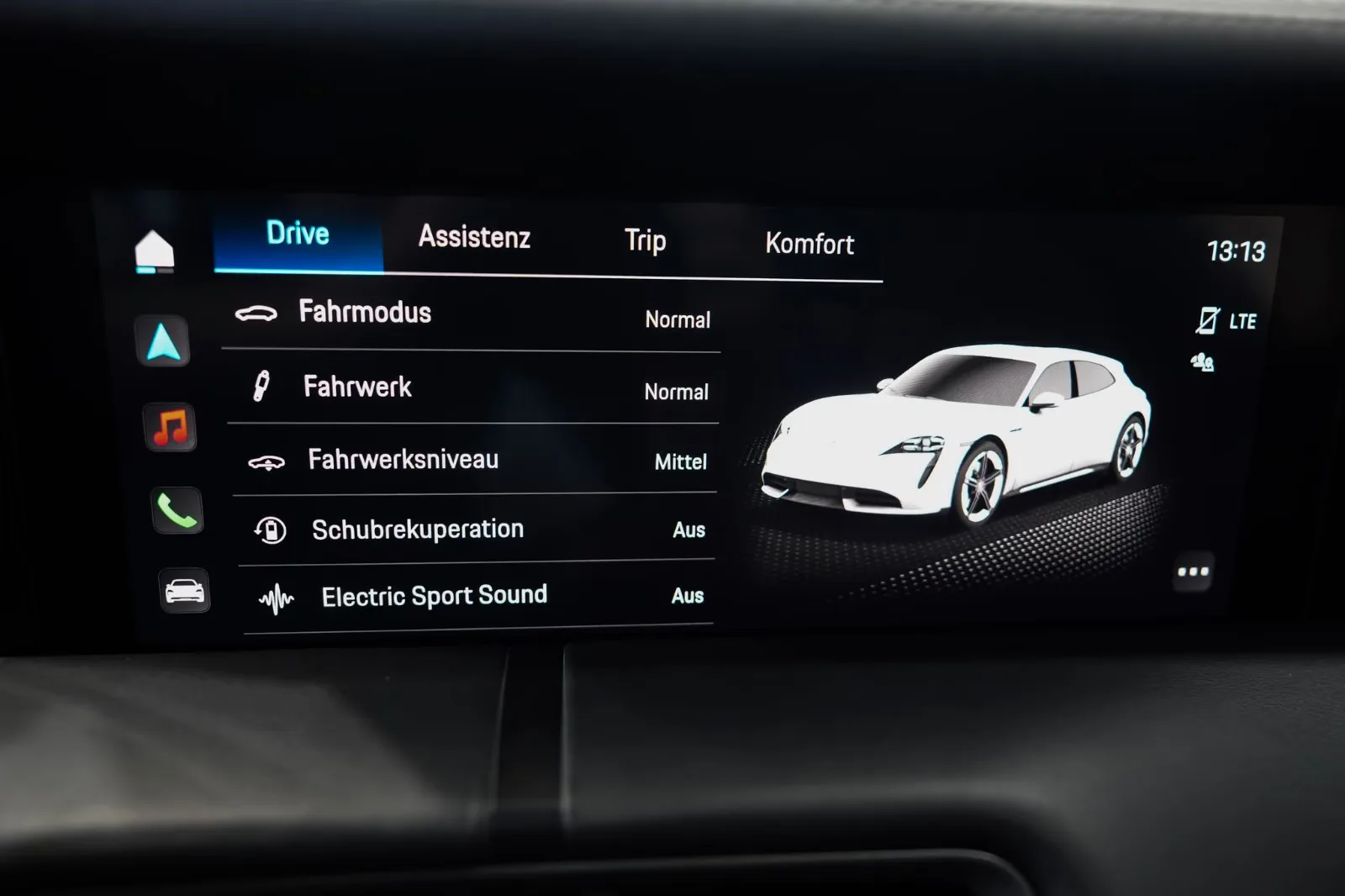 2022 Porsche Taycan GTS Sport Turismo, 19/30
