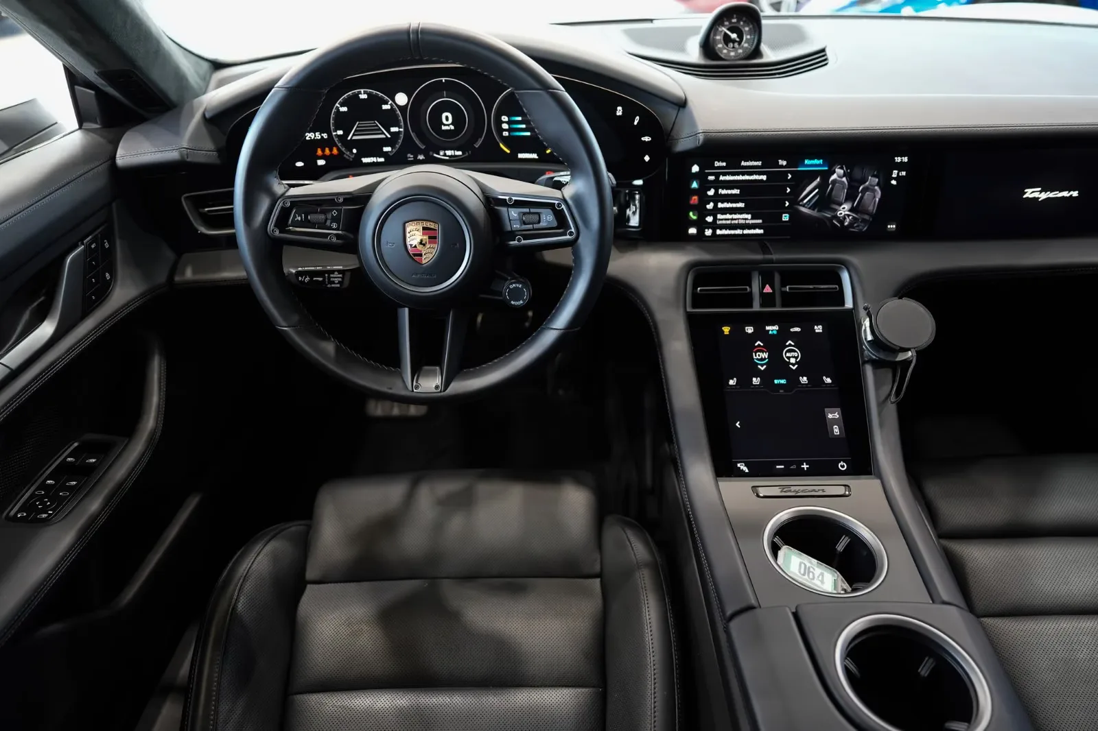 2022 Porsche Taycan GTS Sport Turismo, 25/30