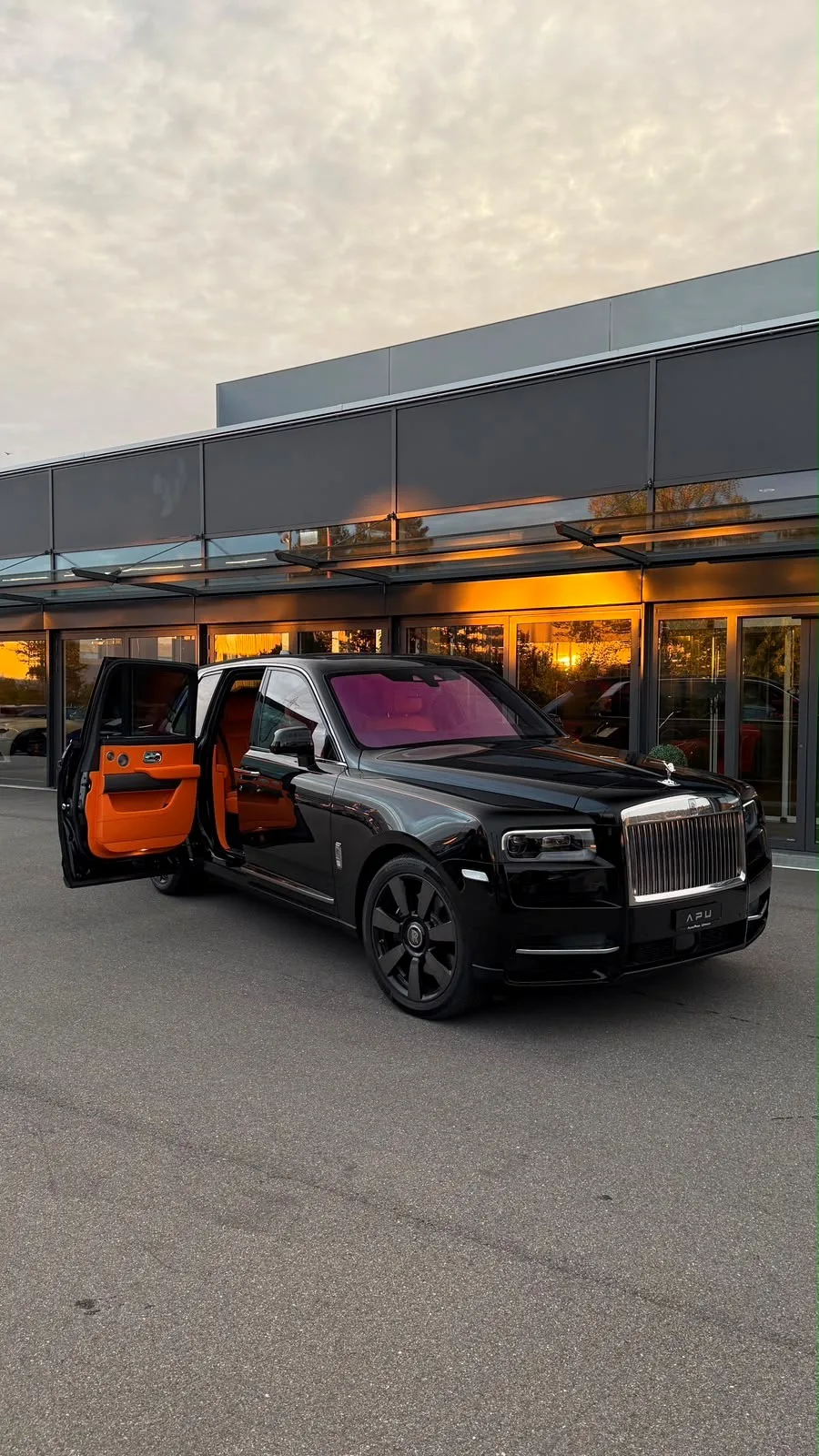 2022 Rolls-Royce Cullinan angeboten von einem Fachhändler in Uznach, Schweiz, Hauptfoto