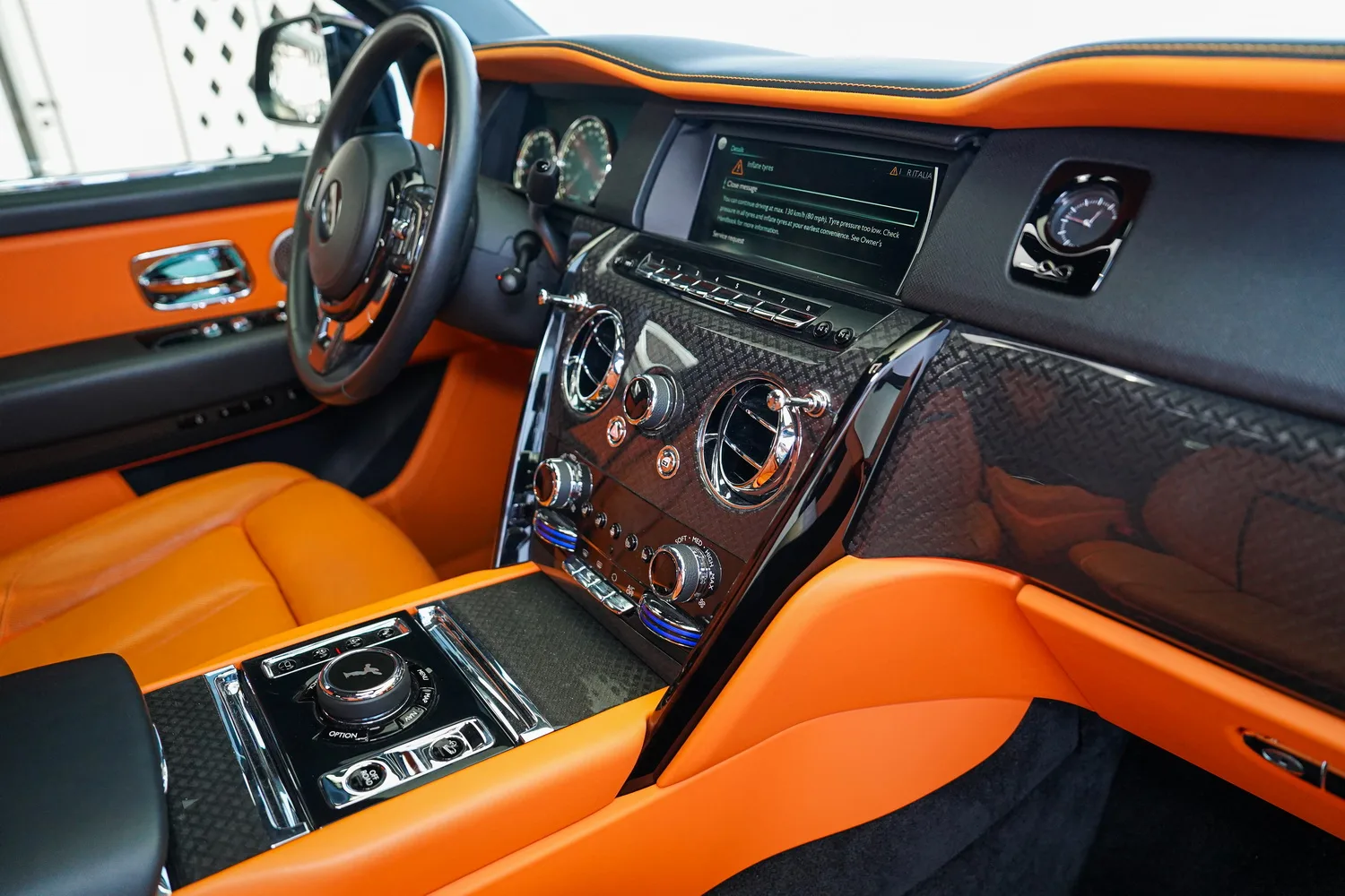 2022 Rolls-Royce Cullinan Black Badge, 8/20