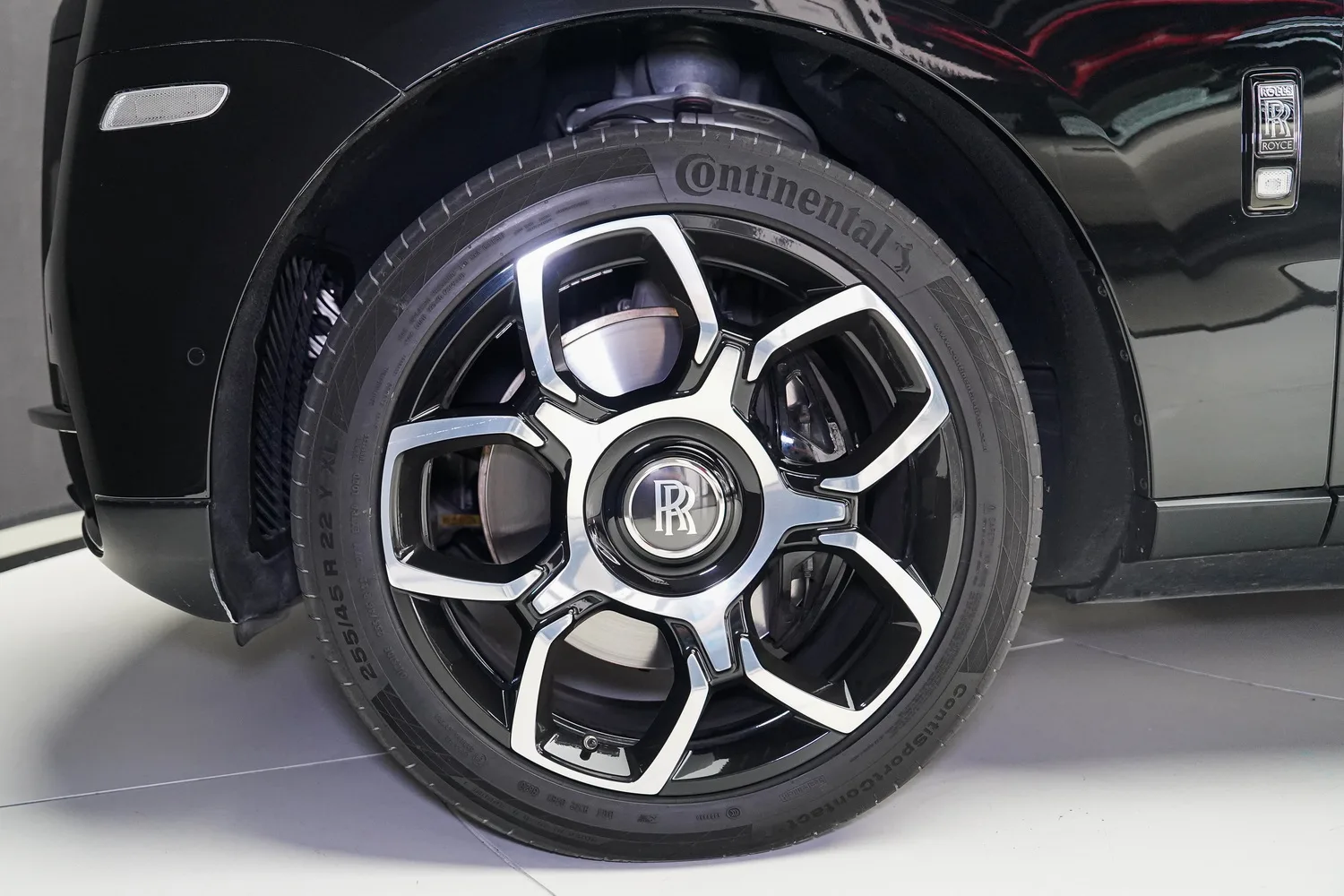 2022 Rolls-Royce Cullinan Black Badge, 17/20