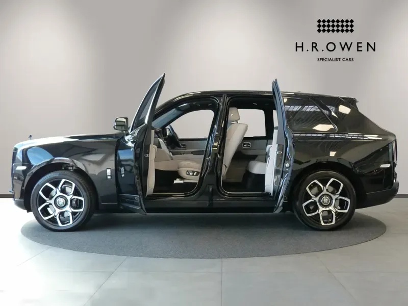 2022 Rolls-Royce Cullinan Black Badge, 8/30