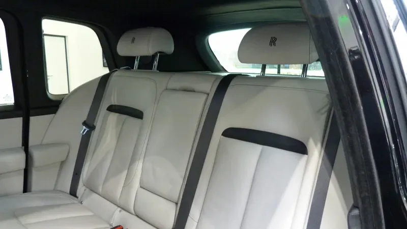 2022 Rolls-Royce Cullinan Black Badge, 21/30