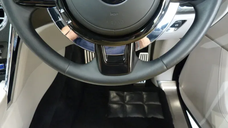 2022 Rolls-Royce Cullinan Black Badge, 24/30