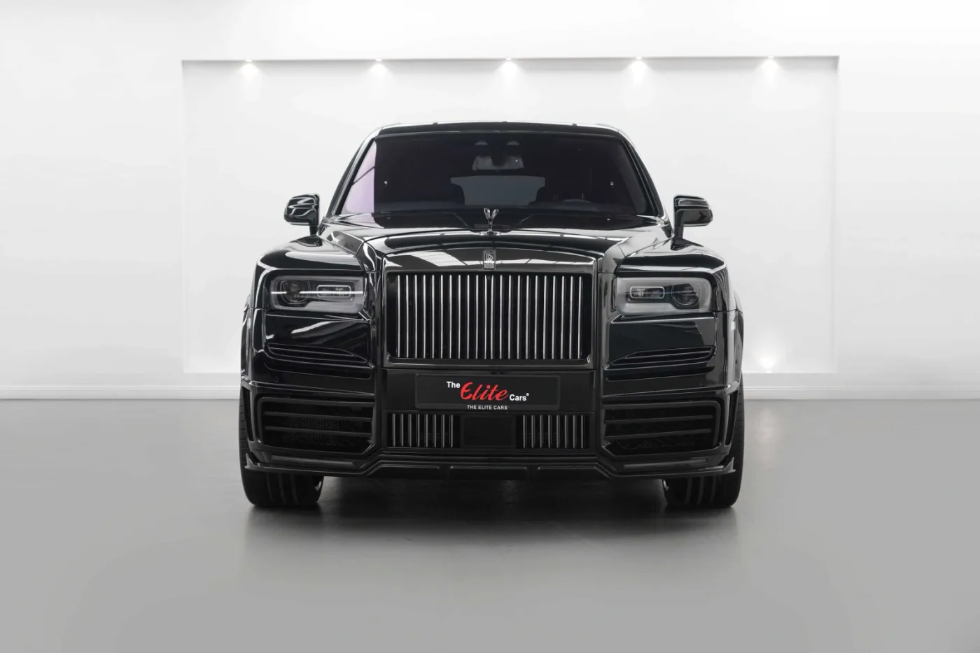 2022 Rolls-Royce Cullinan Black Badge angeboten von einem Fachhändler in Dubai, Vereinigte Arabische Emirate, Foto 6 von 10