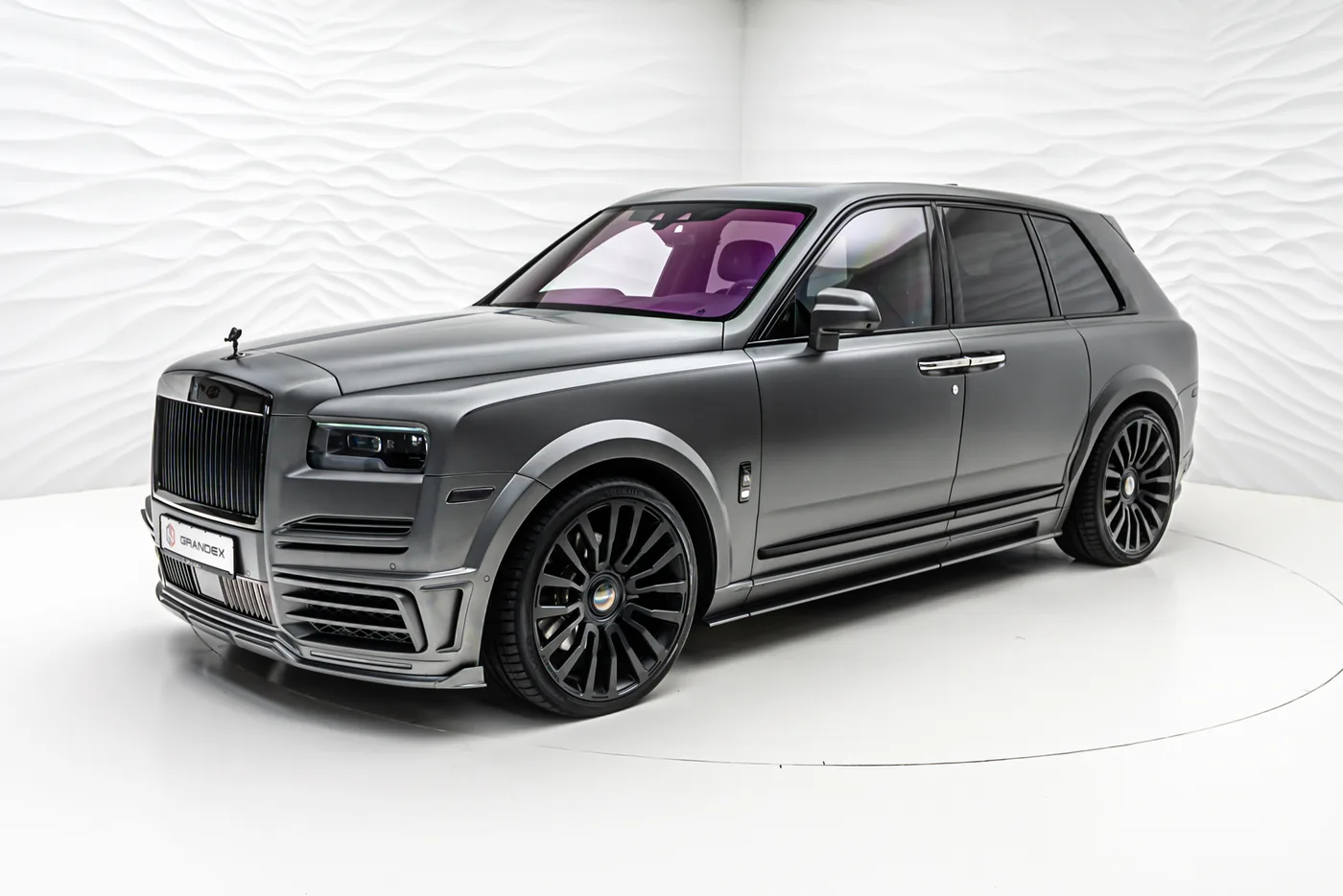 2022 Rolls-Royce Cullinan Black Badge proposée par un concessionnaire spécialisé à Sengenthal, Allemagne, photo 2 sur 10
