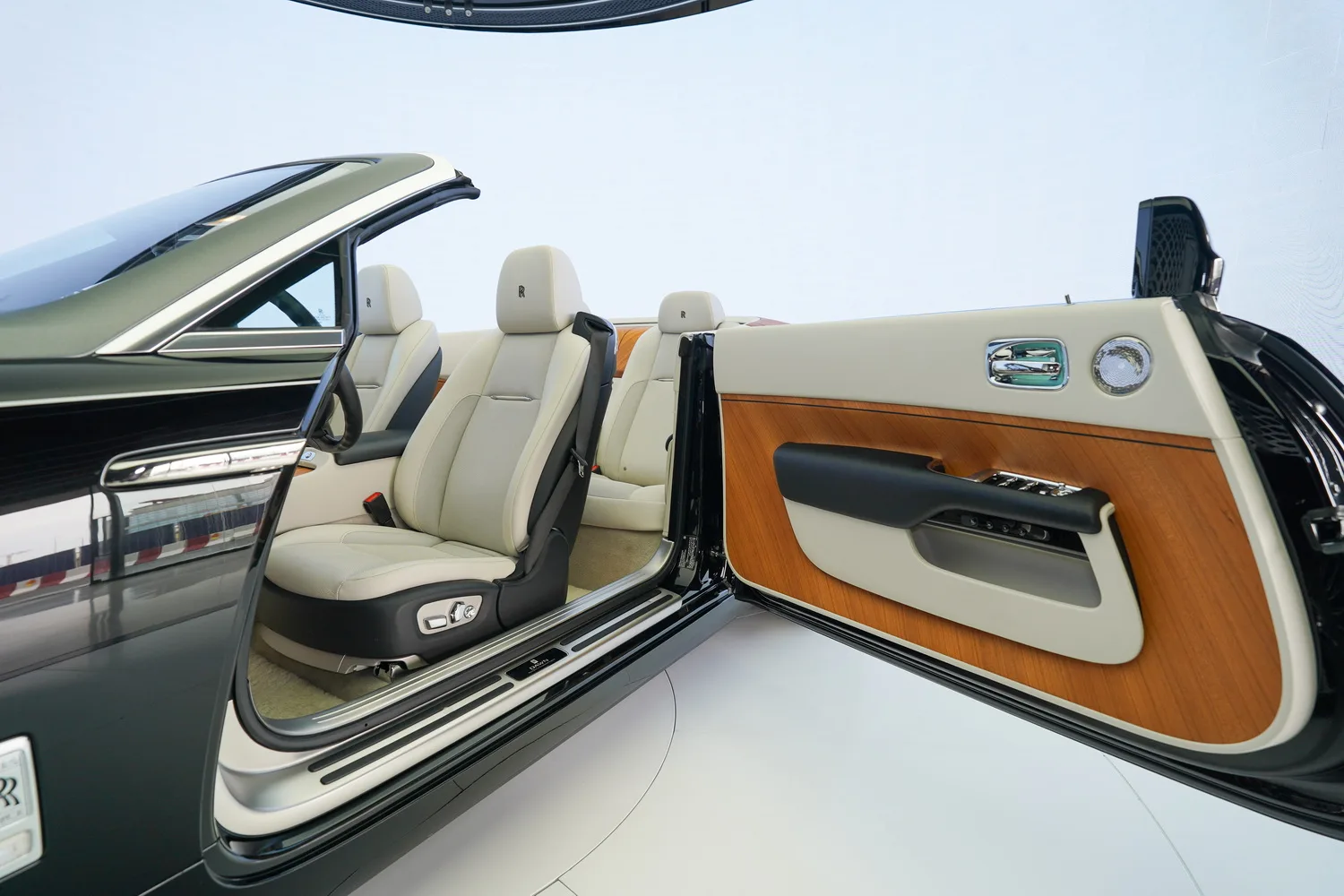 2022 Rolls-Royce Dawn, 6/16