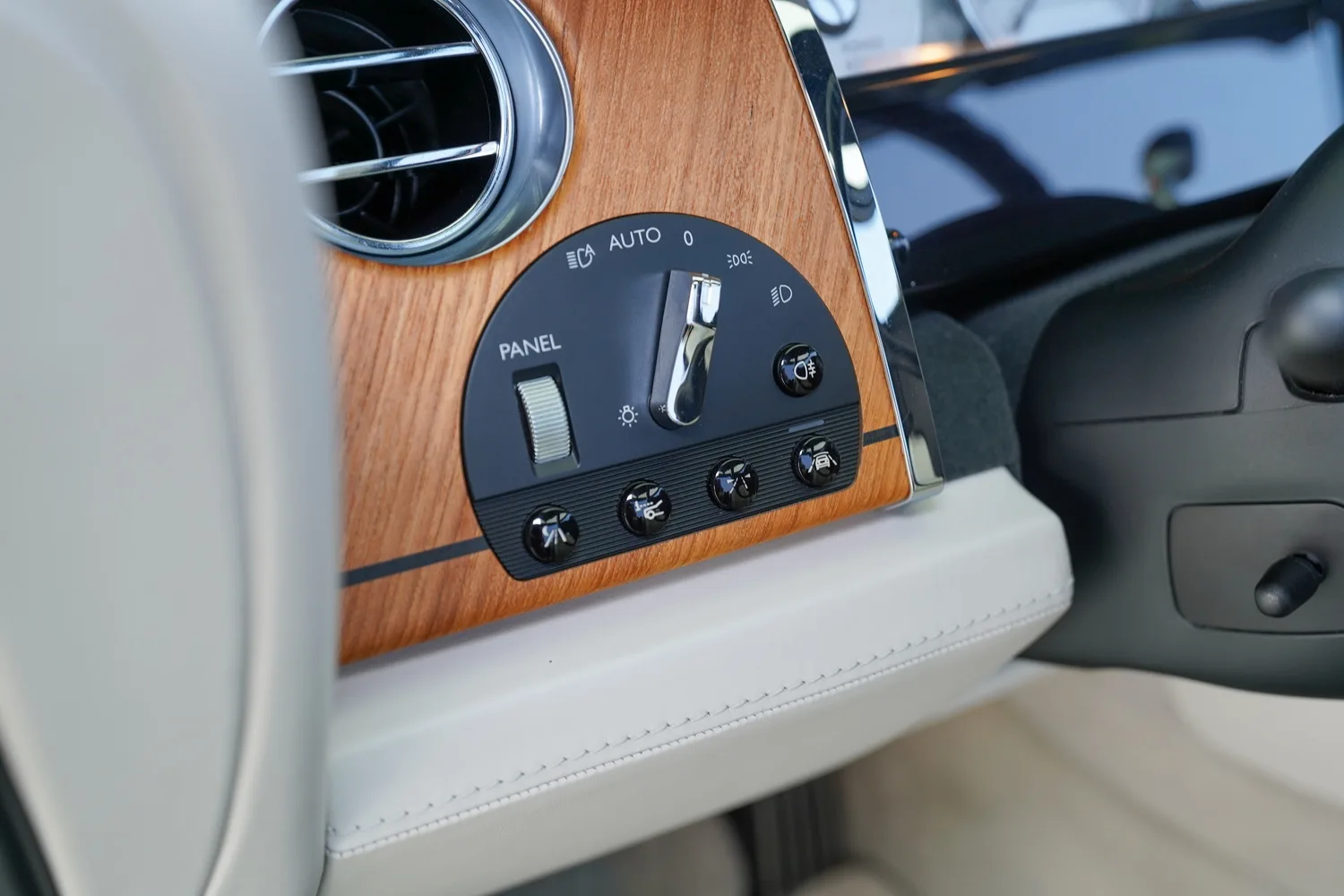 2022 Rolls-Royce Dawn, 8/16