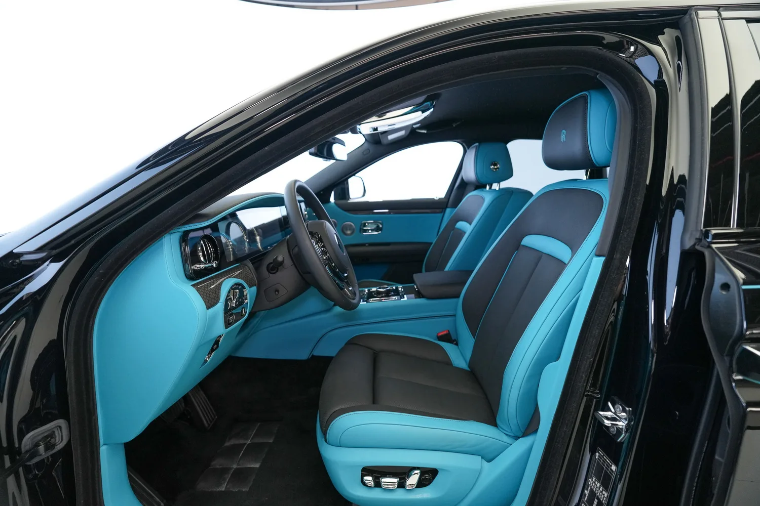 2022 Rolls-Royce Ghost Black Badge, 4/17