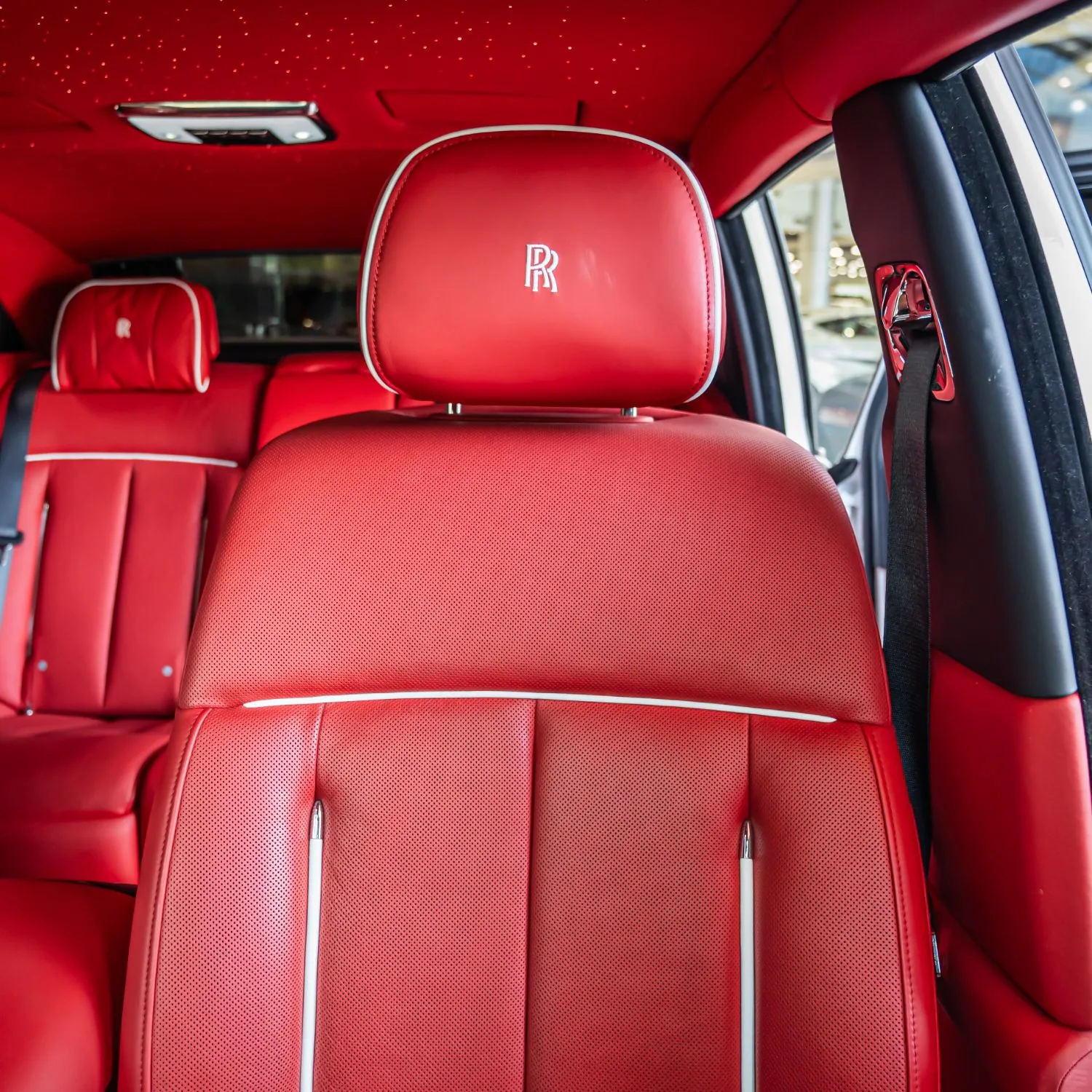 2022 Rolls-Royce Phantom Extended angeboten von einem Fachhändler in Dubai, Vereinigte Arabische Emirate, Foto 19 von 26