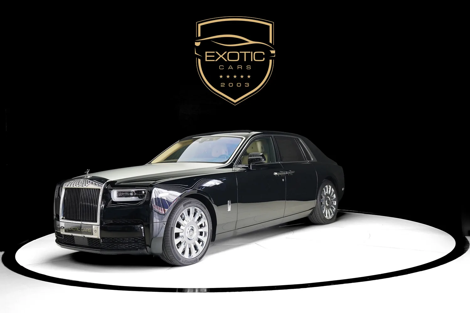 2022 Rolls-Royce Phantom VIII proposée par un concessionnaire spécialisé à Dubaï, Émirats arabes unis, photo principale