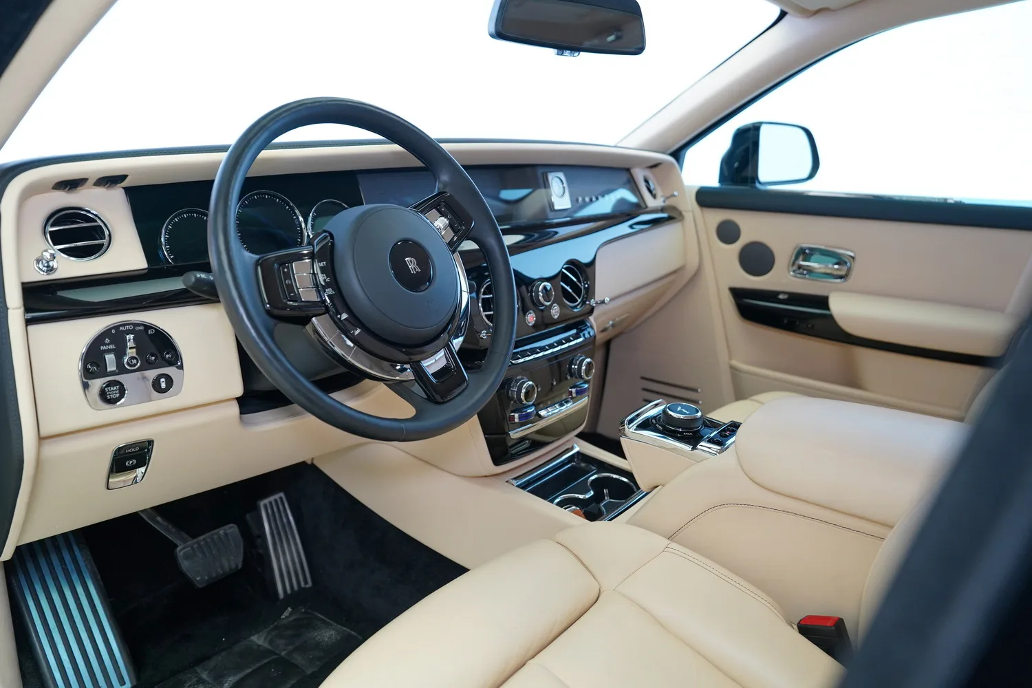 2022 Rolls-Royce Phantom VIII, 6/16