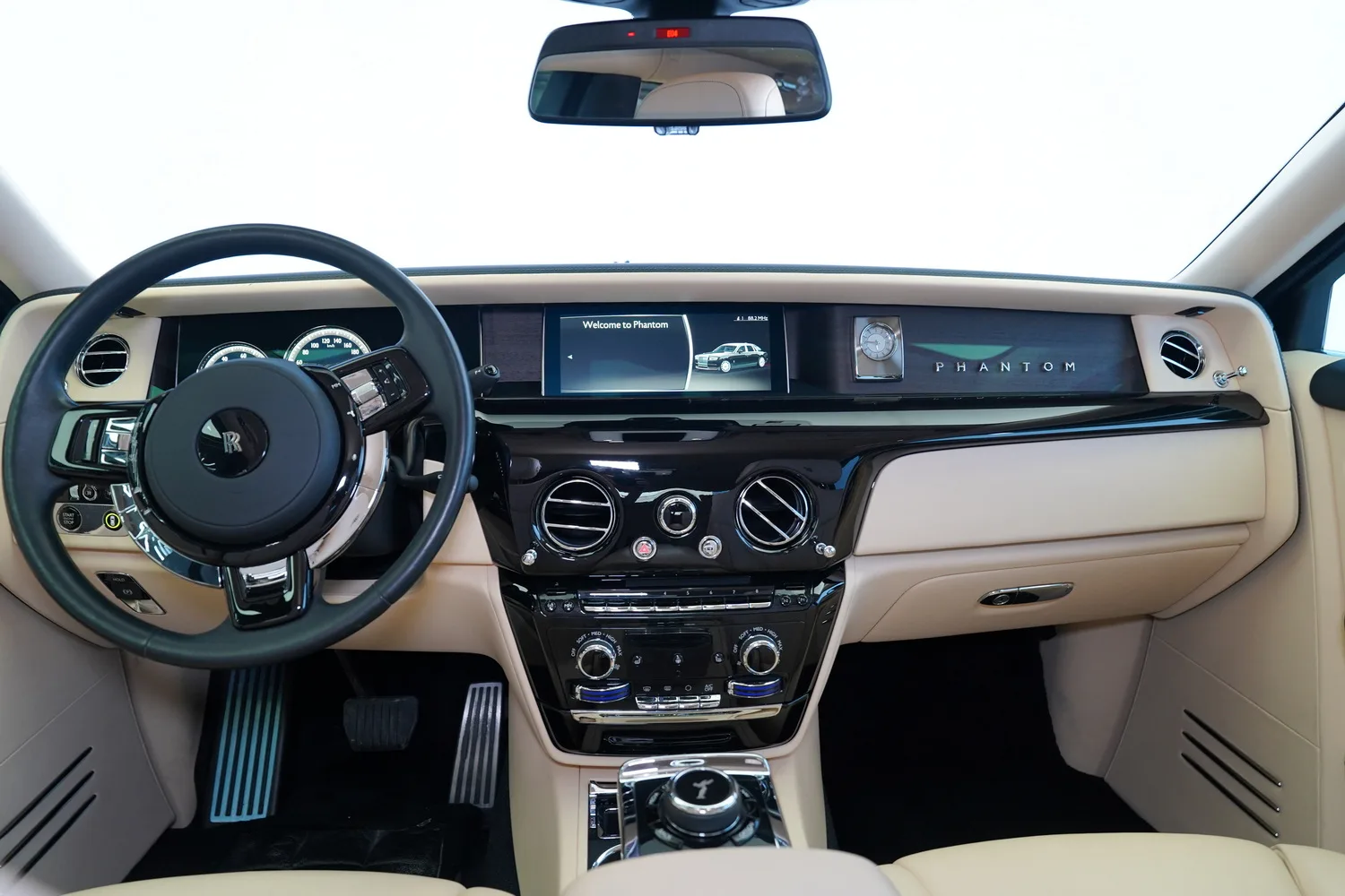 2022 Rolls-Royce Phantom VIII, 11/16