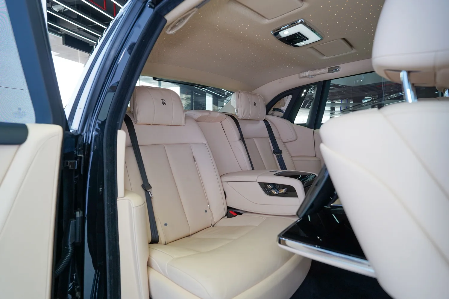 2022 Rolls-Royce Phantom VIII, 15/16