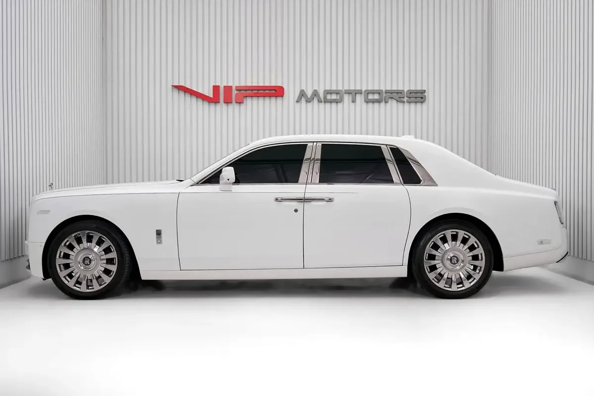 2022 Rolls-Royce Phantom, 7/13