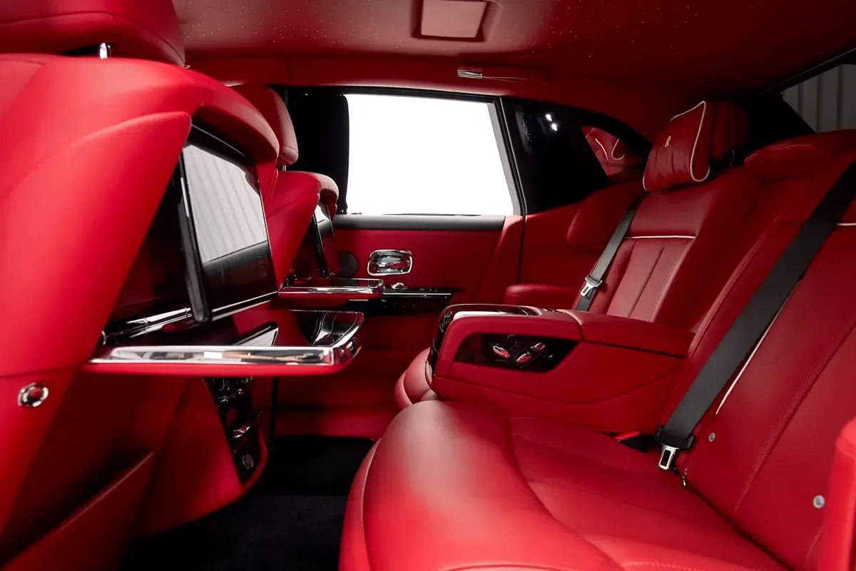 2022 Rolls-Royce Phantom, 12/13