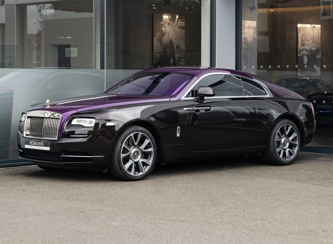 2022 Rolls-Royce Wraith offered by a specialist dealer in Banstead, United Kingdom, photo 2 of 15