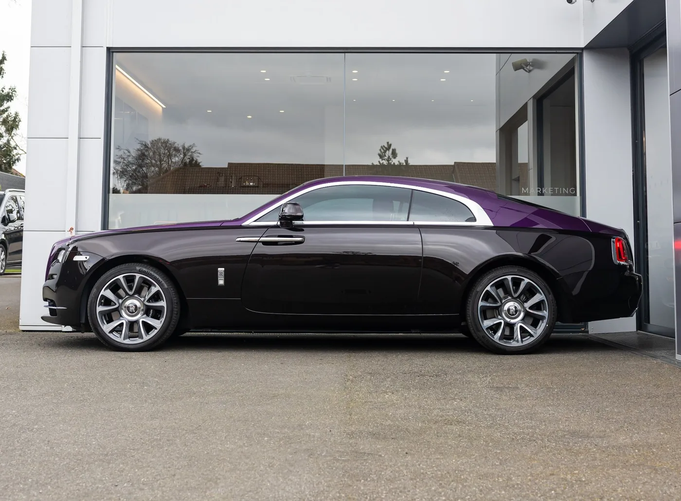 2022 Rolls-Royce Wraith offered by a specialist dealer in Banstead, United Kingdom, photo 3 of 15