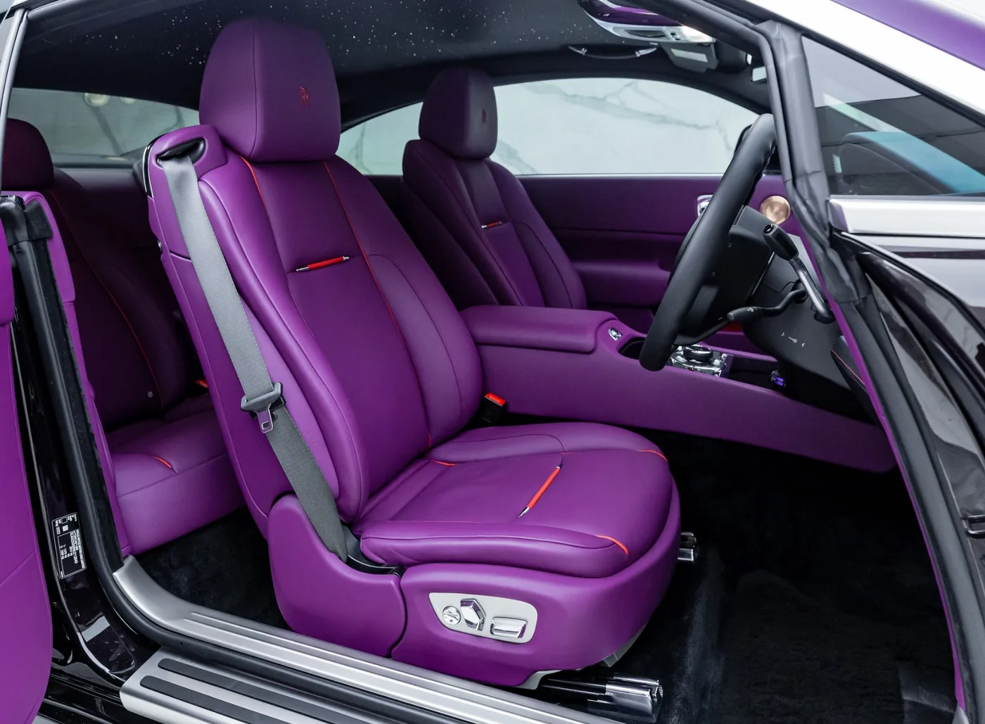 2022 Rolls-Royce Wraith offered by a specialist dealer in Banstead, United Kingdom, photo 14 of 15