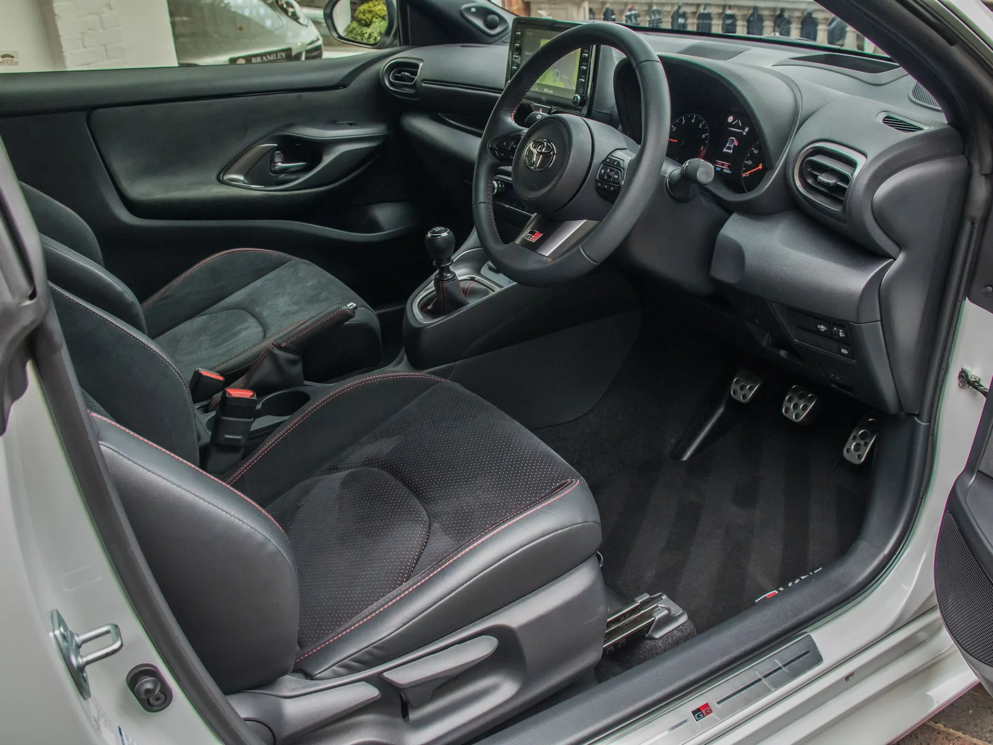2022 Toyota GR Yaris Convenience Pack, 16/23