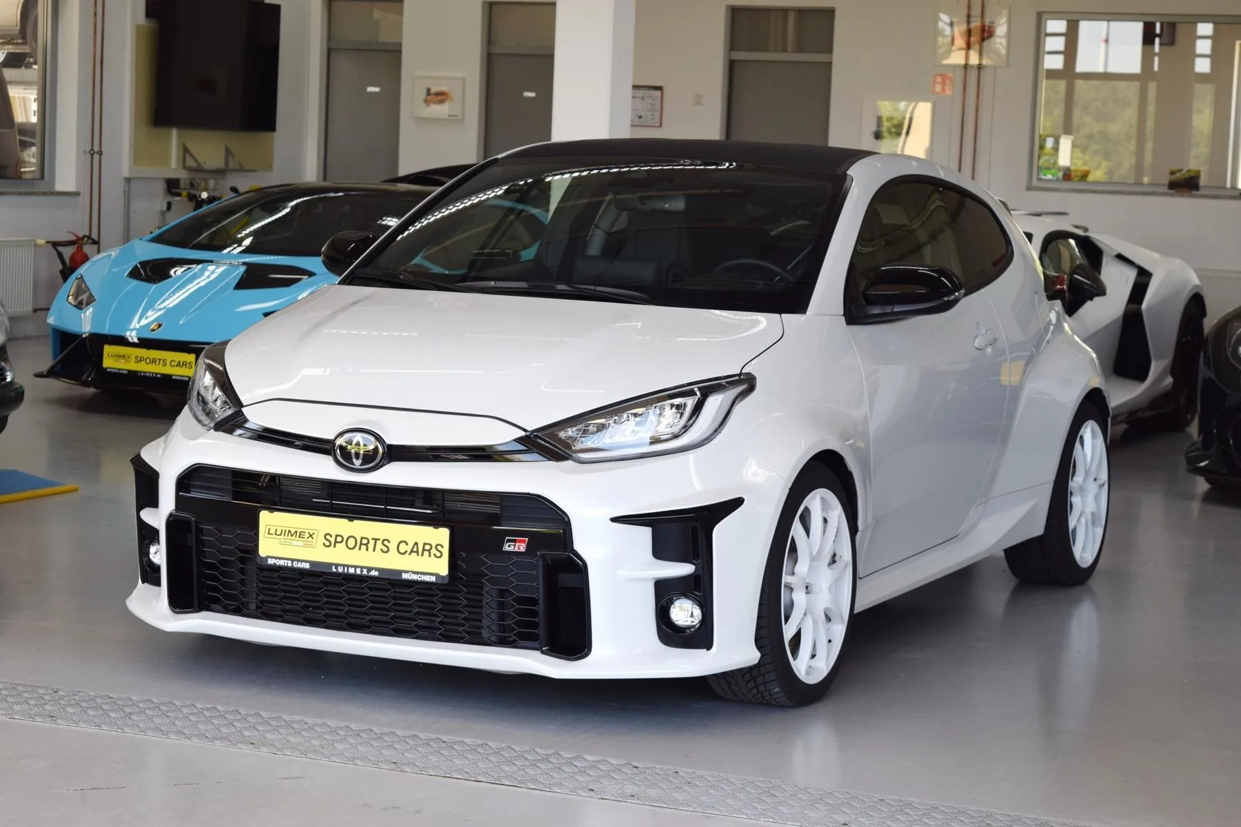 2022 Toyota GR Yaris angeboten von einem Fachhändler in Pfaffenhofen an der Ilm, Deutschland, Hauptfoto