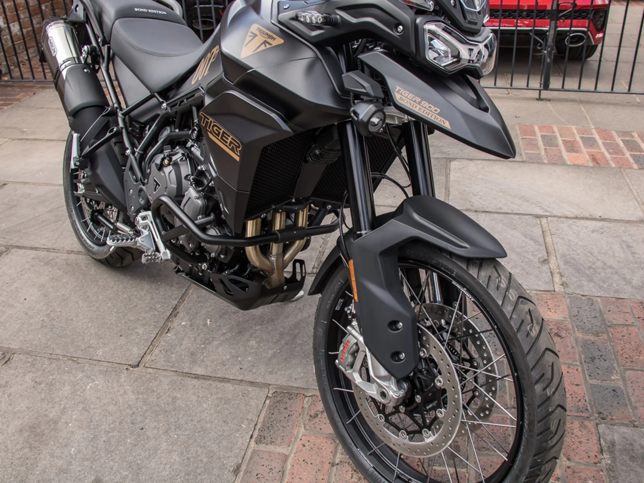 2022 Triumph Tiger 900 Rally Pro Bond Edition, 3/8