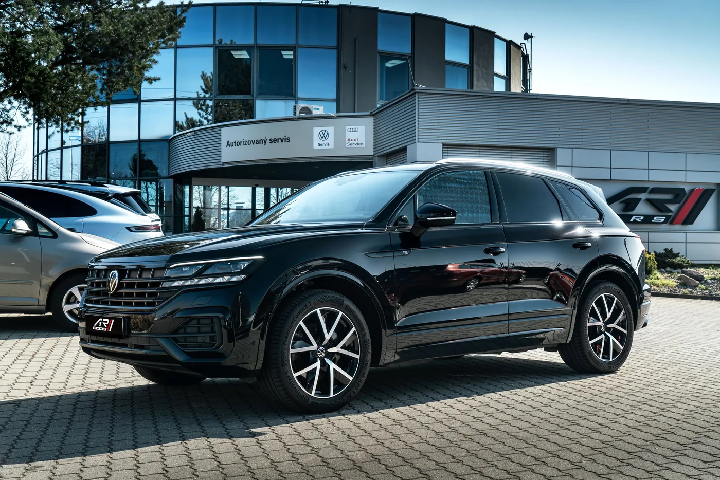 2022 Volkswagen Touareg R-Line offered by a specialist dealer in Ostrava, Czechia, photo 24 of 24