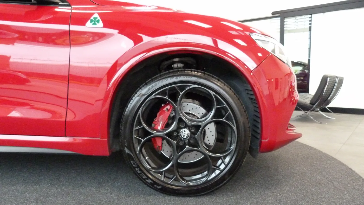 2023 Alfa Romeo Stelvio offered by a franchised dealer group in Cheltenham, United Kingdom, photo 4 of 20