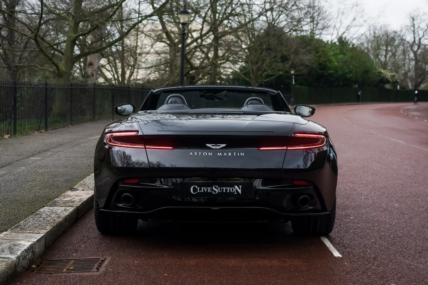 2023 Aston Martin DB11 Volante V8, 5/30