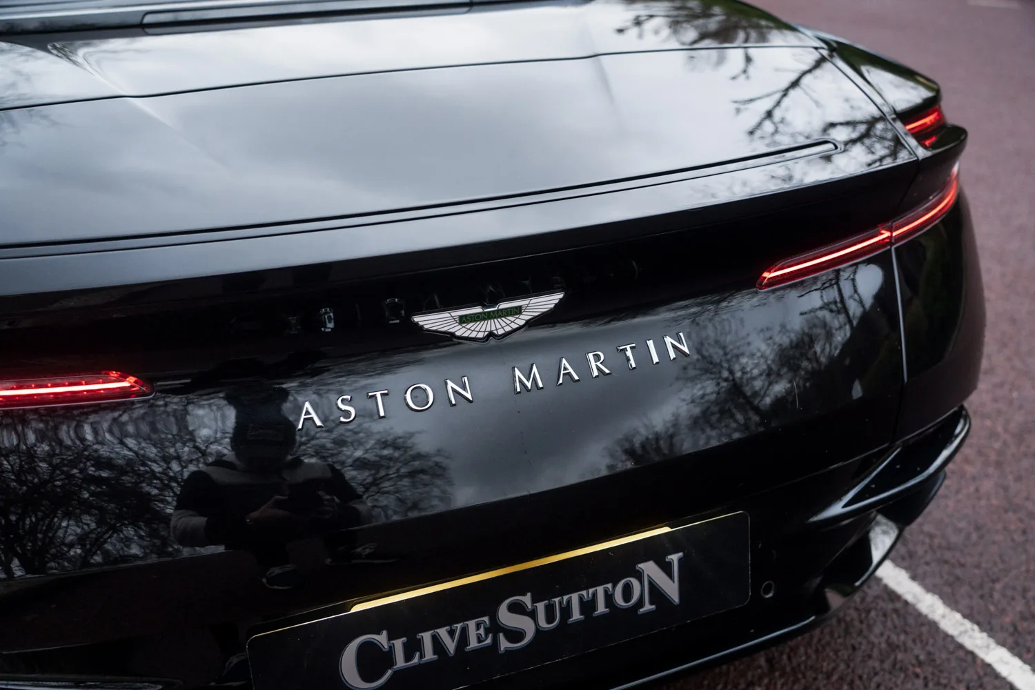 2023 Aston Martin DB11 Volante V8, 15/30