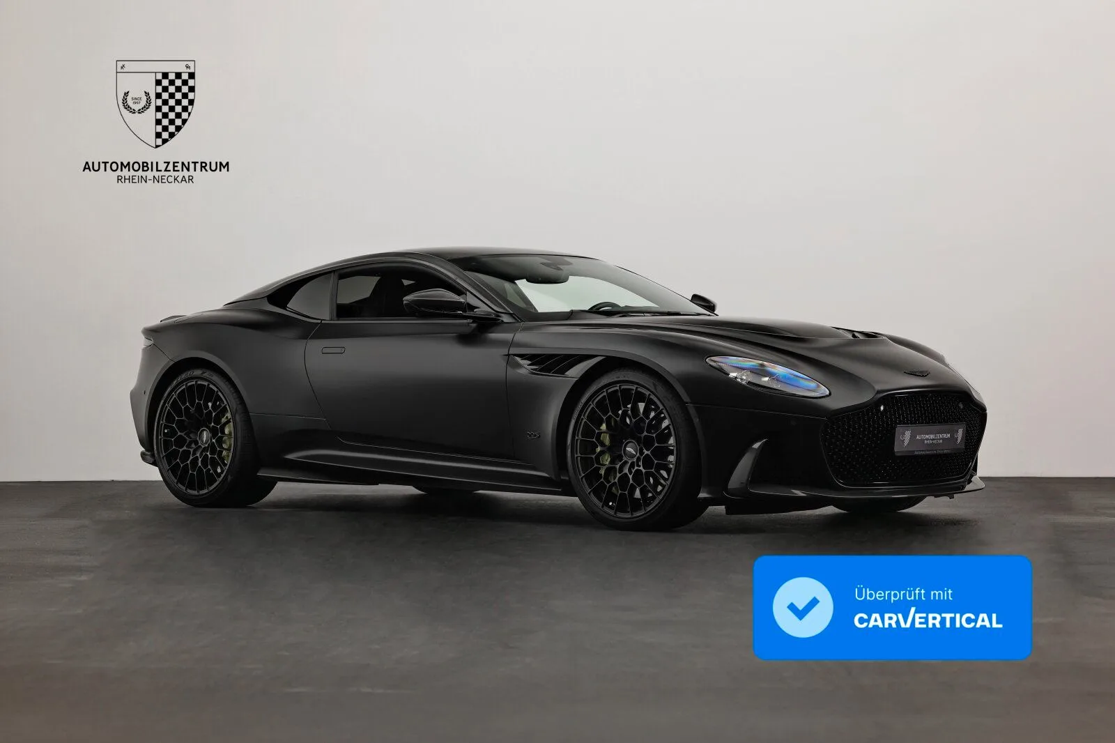 2023 Aston Martin DBS 770 Ultimate angeboten von einem Supersportwagenhändler in Viernheim, Deutschland, Hauptfoto